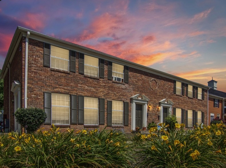 Primary Photo - Williamsburg