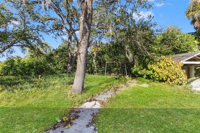 Building Photo - 4504 S 26th Ave