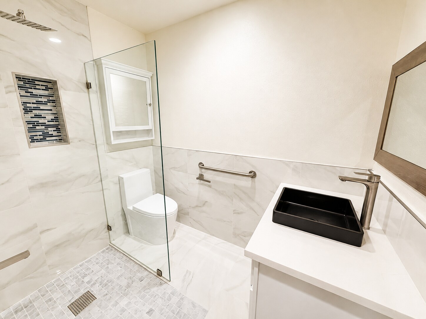 new remodel bath - 2322 Donosa Dr
