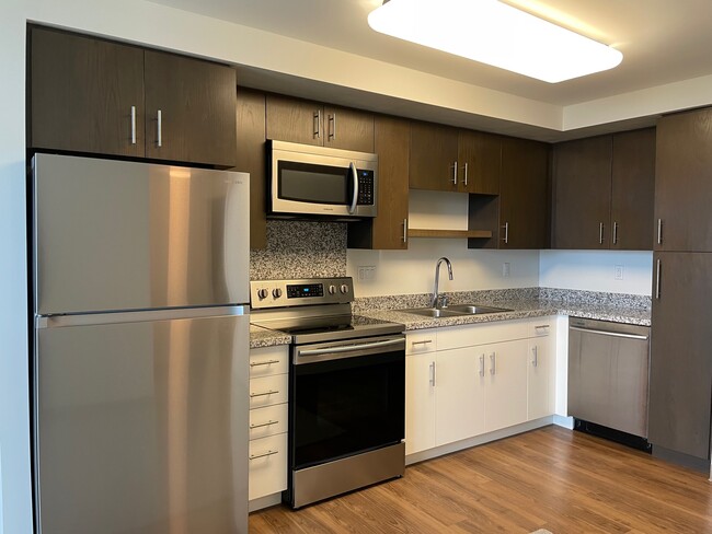 Building Photo - 988 Halekauwila St
