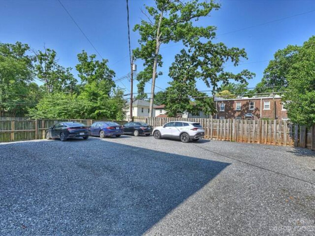 Free Parking for 2 cars behind the apartment - 2104 Park Rd