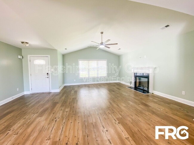 Building Photo - 203 Carew Dr