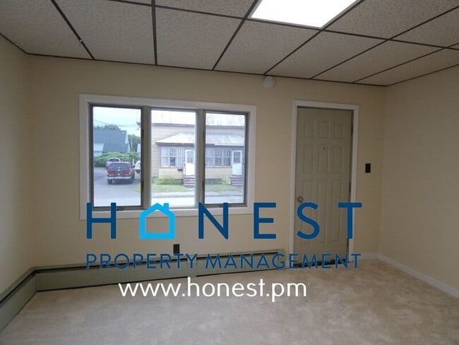 Building Photo - 8 Lasalle St