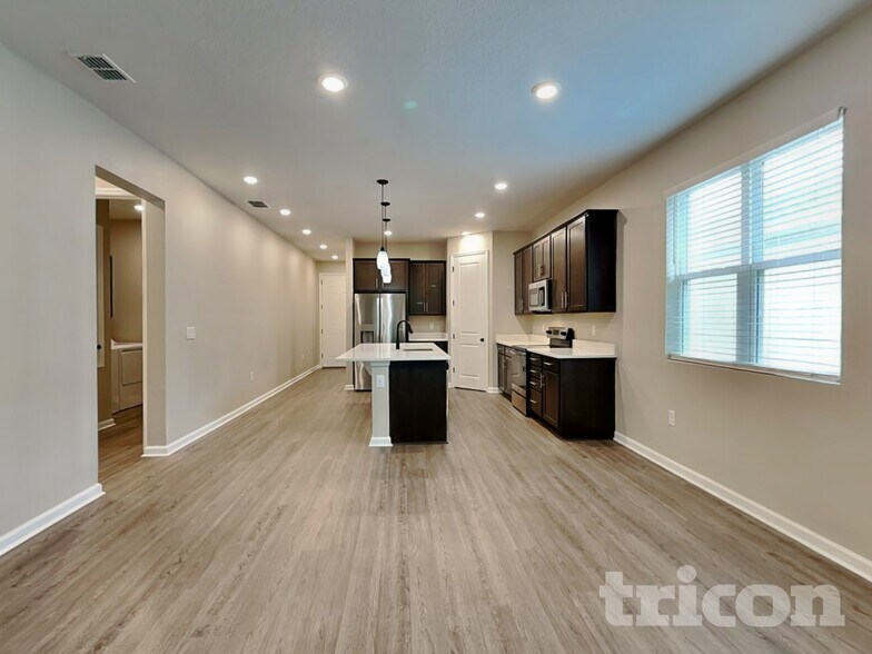 Building Photo - 5725 Arlington River Dr.