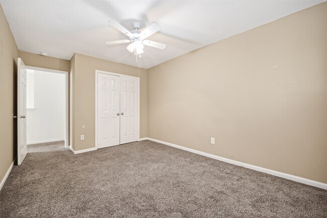 Building Photo - 15515 Waldron Cir