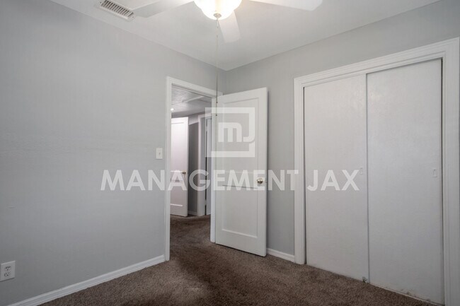 Building Photo - 3824 Penton St