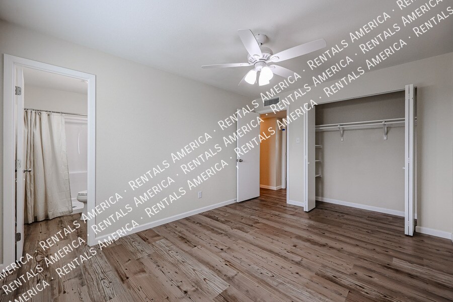 Building Photo - 13861 N 48th Ave