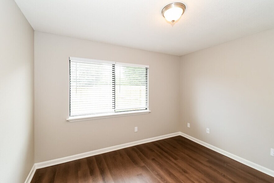 Building Photo - 10335 Arrow Forest Ct