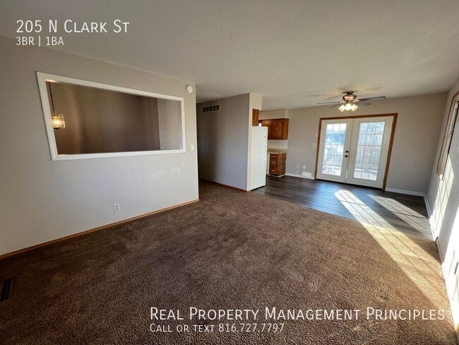 Building Photo - 205 N Clark St