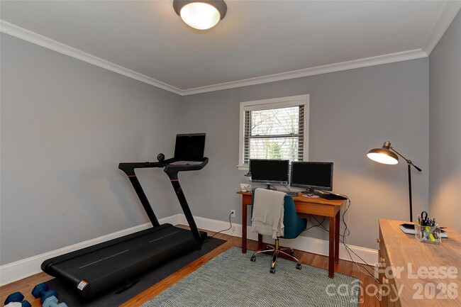 Building Photo - 1308 Mockingbird Ln