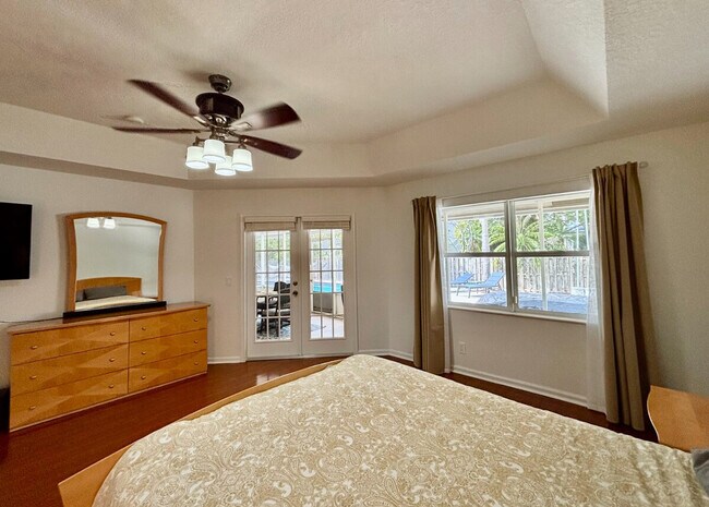 Building Photo - 13885 Sheffield St