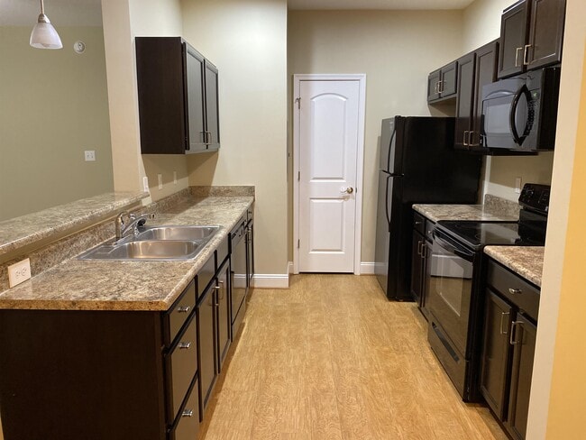 Building Photo - 302 Capstone Dr