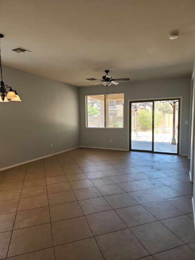 Building Photo - "Charming Anthem Retreat: 3-Bed, 2-Bath Ge...