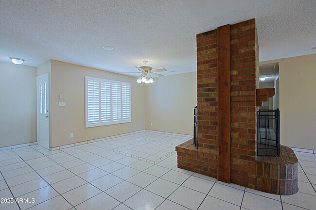 Building Photo - 4526 W Altadena Ave