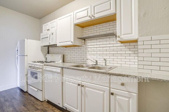 Building Photo - 1411 6th Ave