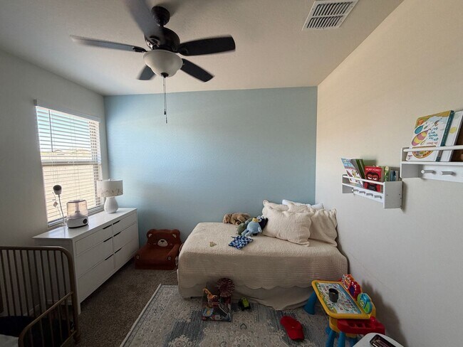 Building Photo - Upgraded and Spacious 4 Bed/2 Bath in Buckeye