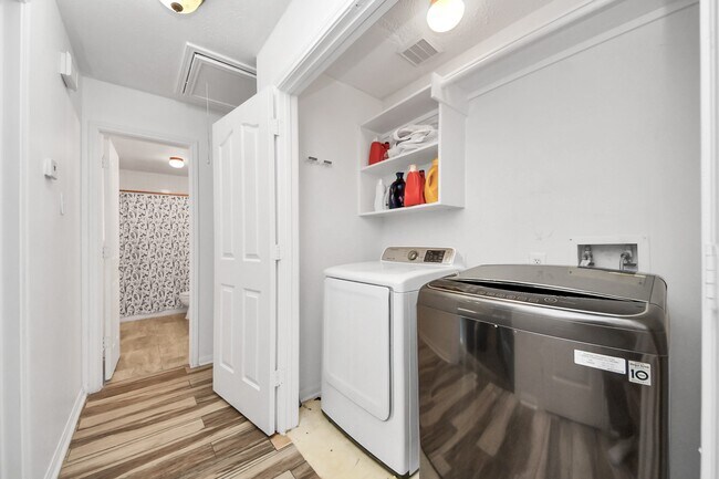 Building Photo - 18318 Farriswood Ct