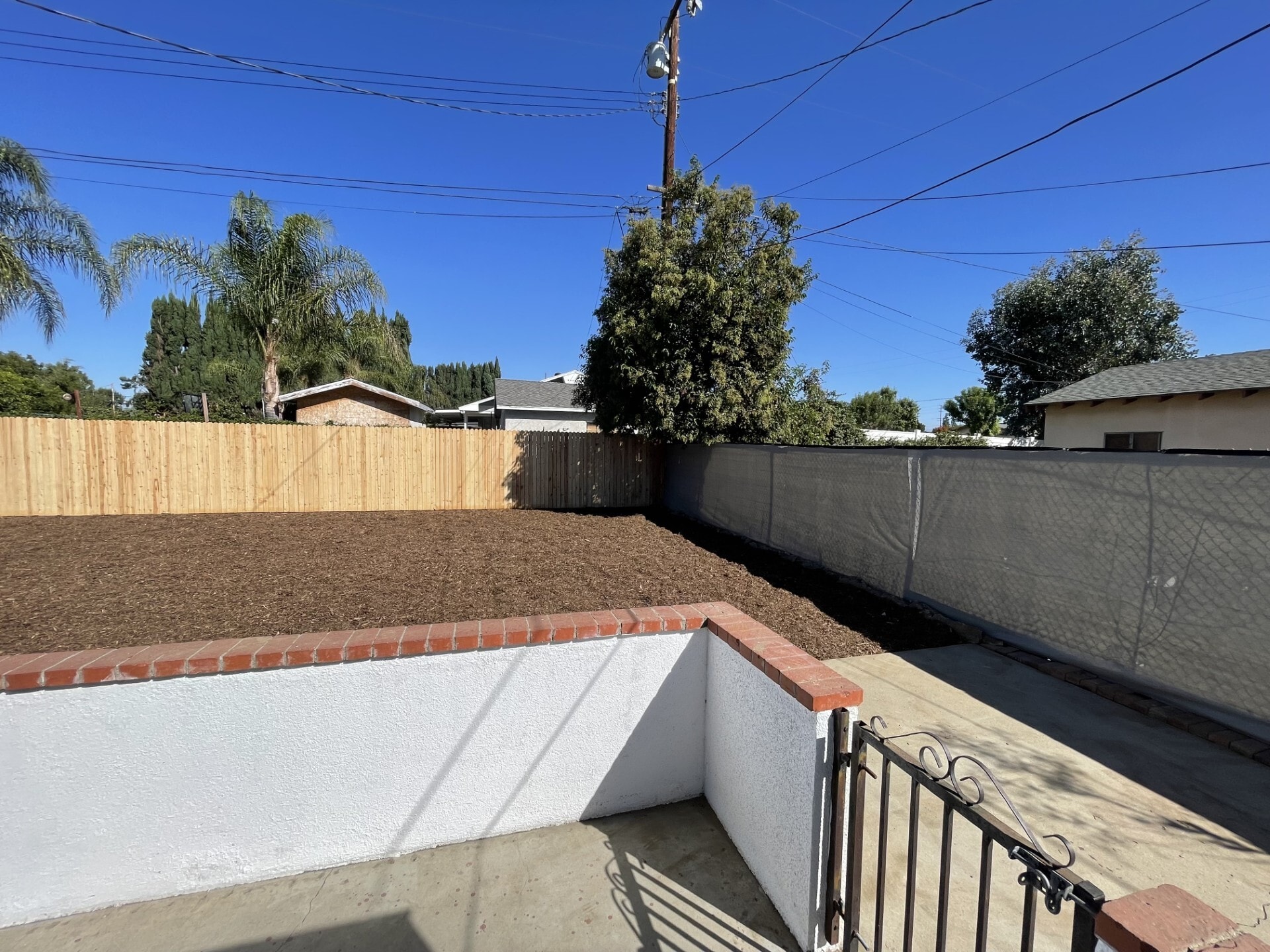 Building Photo - 4980 Lincoln Ave