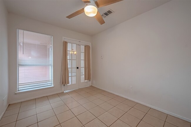 Building Photo - 11009 Crenchrus Ct