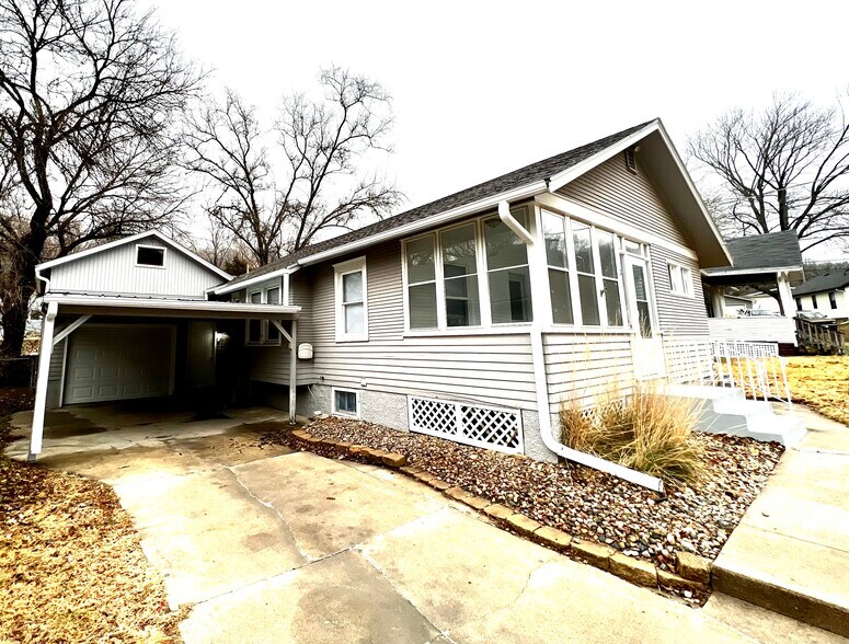 Primary Photo - 211 Marian Ave