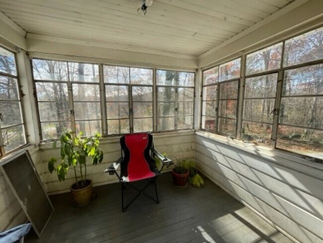 Building Photo - 135 Haynes St