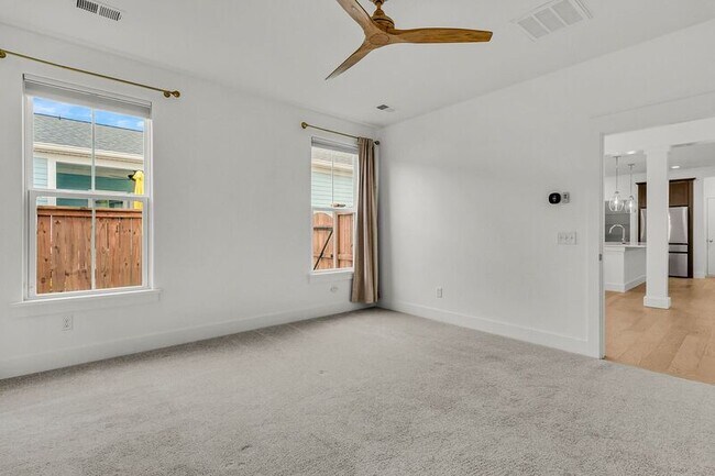 Building Photo - 102 True Blue Lp