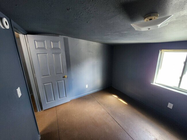 Building Photo - 10317 Reno Ave