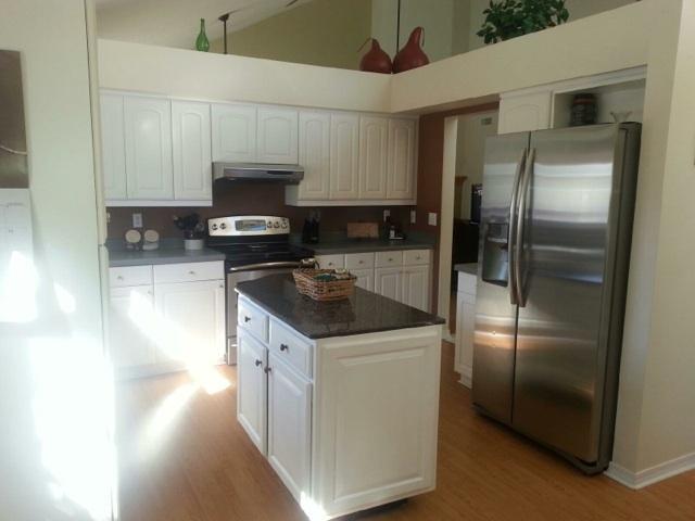 Building Photo - 880 Brande Ct