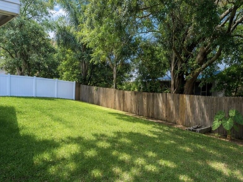 Building Photo - 1614 Weaver Dr