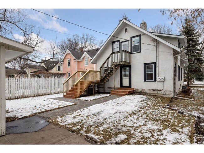 Building Photo - 238 8th Ave N