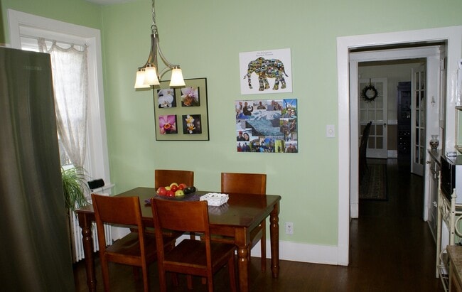 Building Photo - Fantastic Four Bedroom Home in Museum Dist...