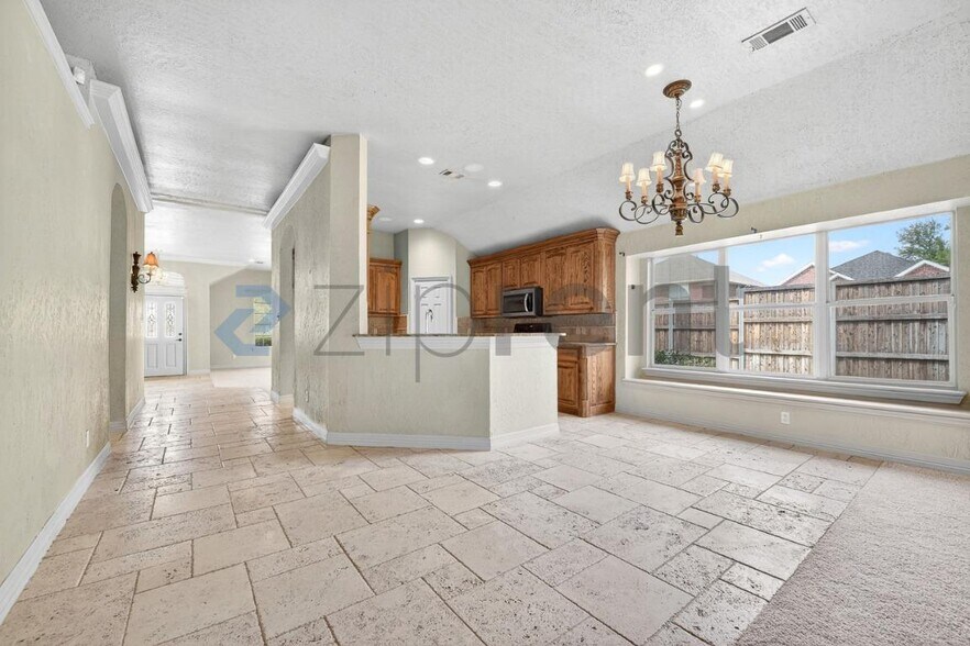 Building Photo - 6592 Clydesdale Ct