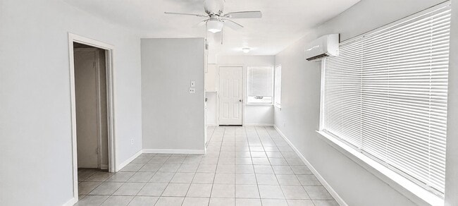 Building Photo - 7818 Oak Knoll Ln