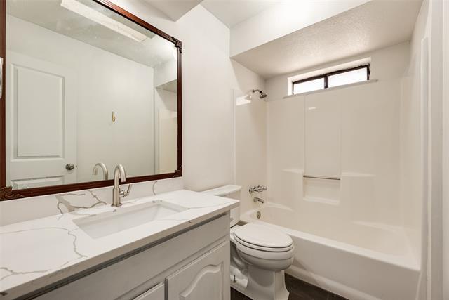 Building Photo - 9625 Cherry St