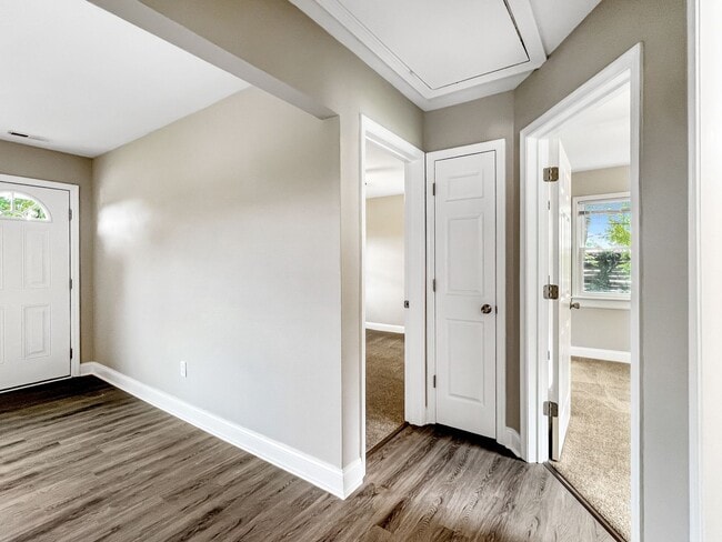 Building Photo - Fully Renovated 3-Bedroom Gem in West End ...