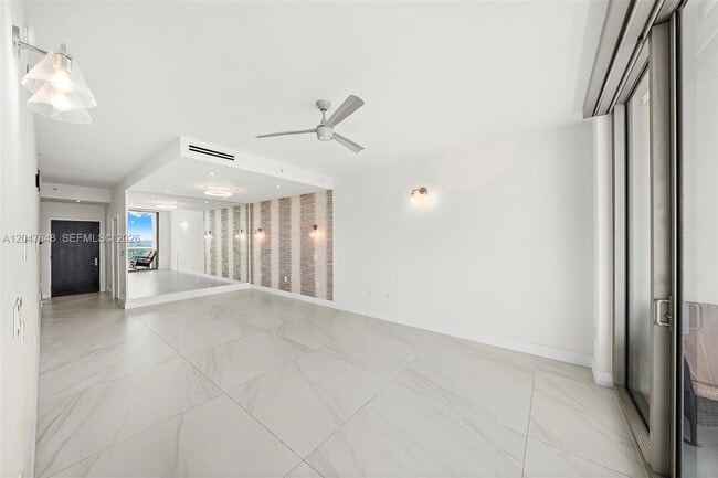Building Photo - 900 Biscayne Blvd