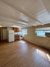 Building Photo - 1901 E 5th Ave