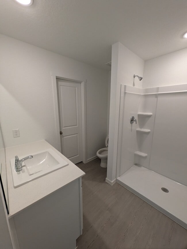 Building Photo - 19004 Encanto Aly