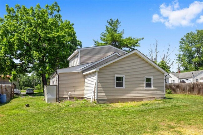 Building Photo - 79 Bentonville Rd
