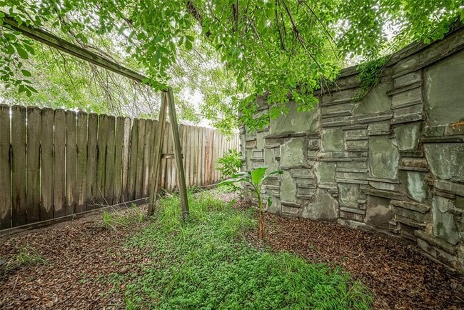 Building Photo - 2107 Shadowbriar Dr
