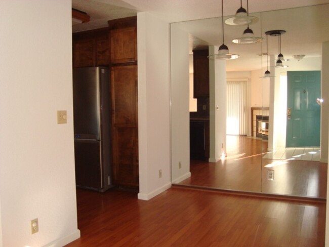 Building Photo - Downstairs Condo, laminate floors, granite...