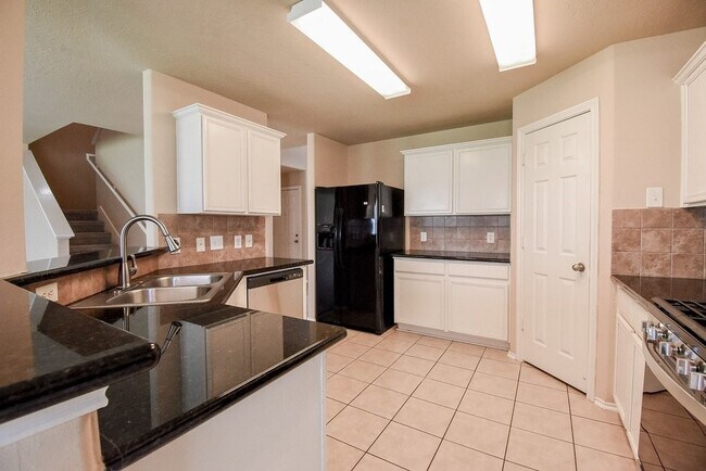 Building Photo - 9602 Siano Pines Dr