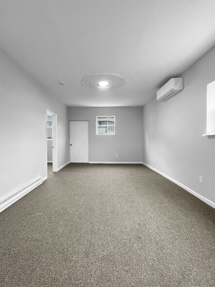 Building Photo - 186 Rodman St