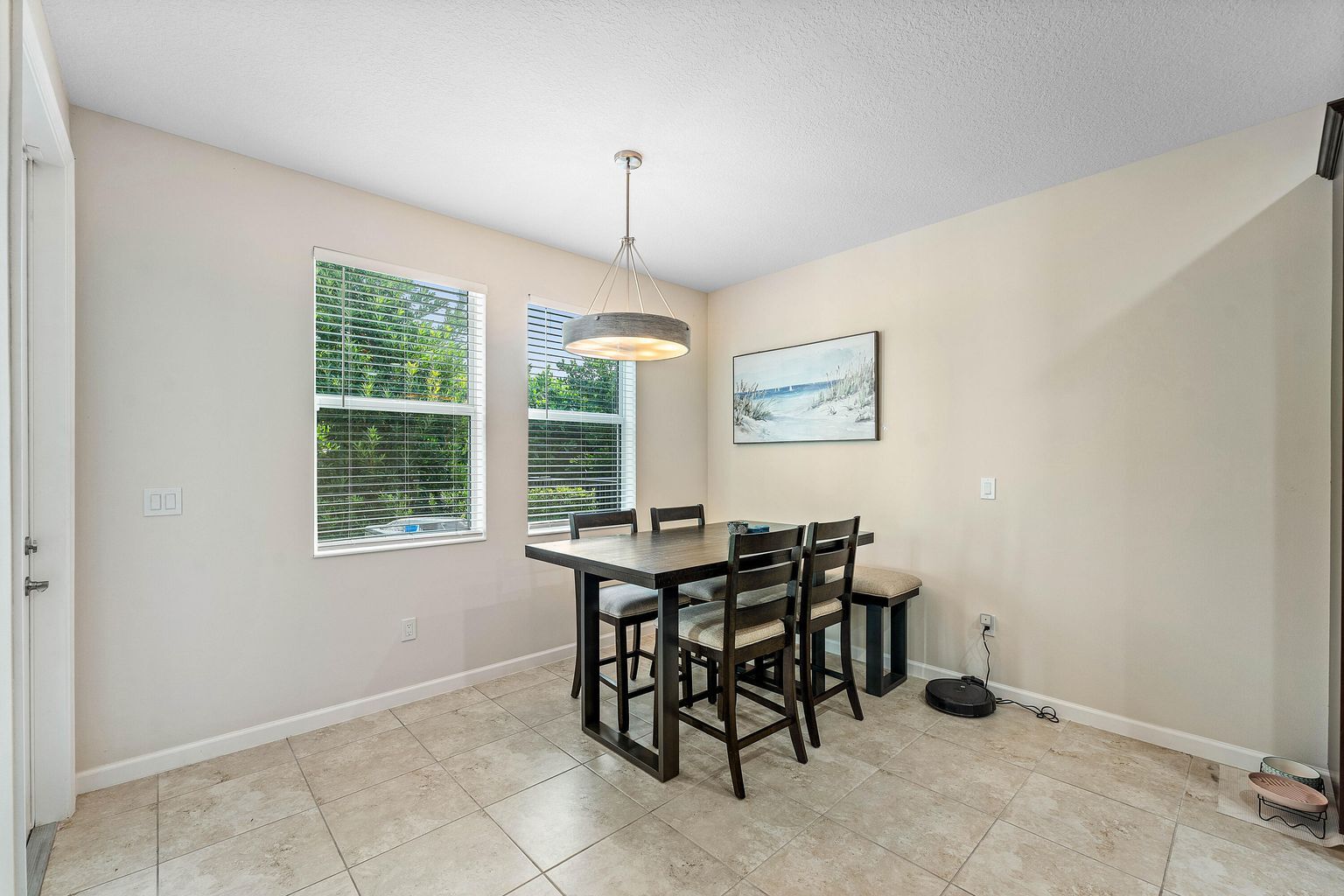 Building Photo - 16280 Oakview Dr