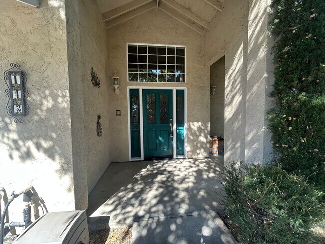 Building Photo - 142 Pine Canyon Rd