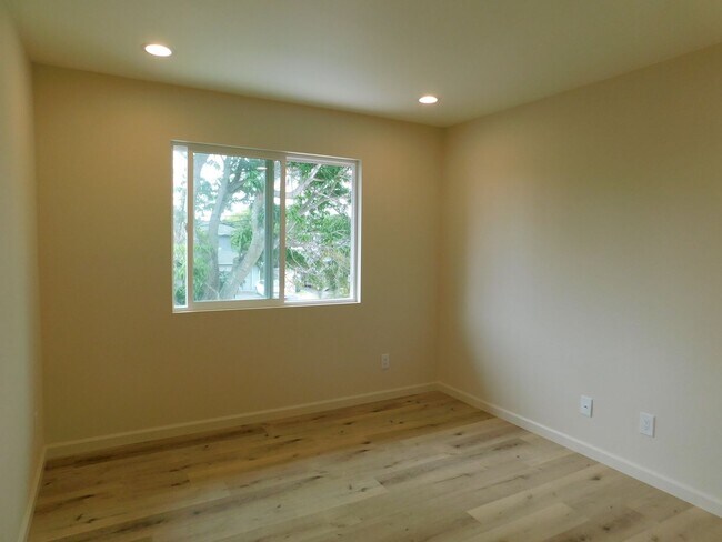 Building Photo - Kailua home on Kawainui canal, paddlers paradise, pet friendly