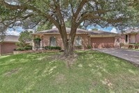 Building Photo - 10910 Scenic Dr