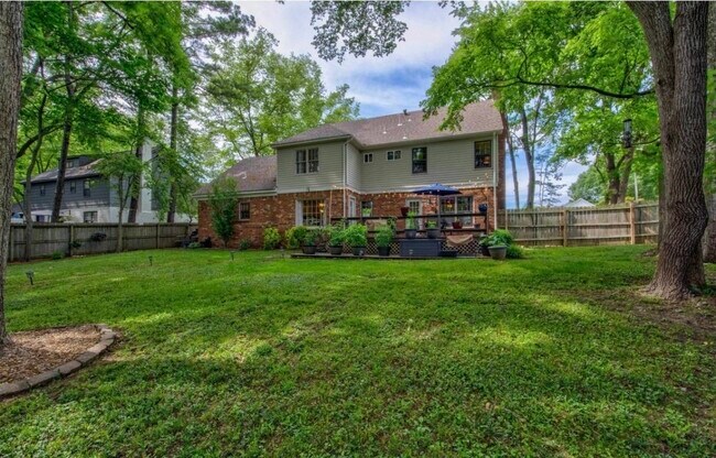 Building Photo - 8327 Poplar Pike