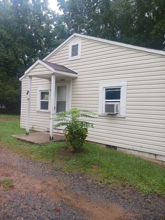 Building Photo - 1515 Woodland Ave