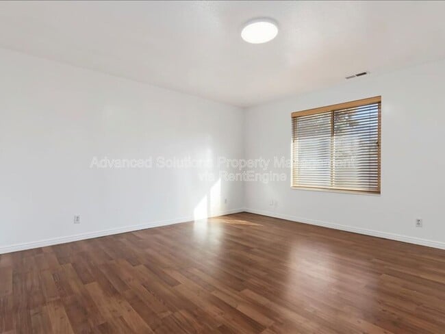 Building Photo - 6837 Creekcove Way